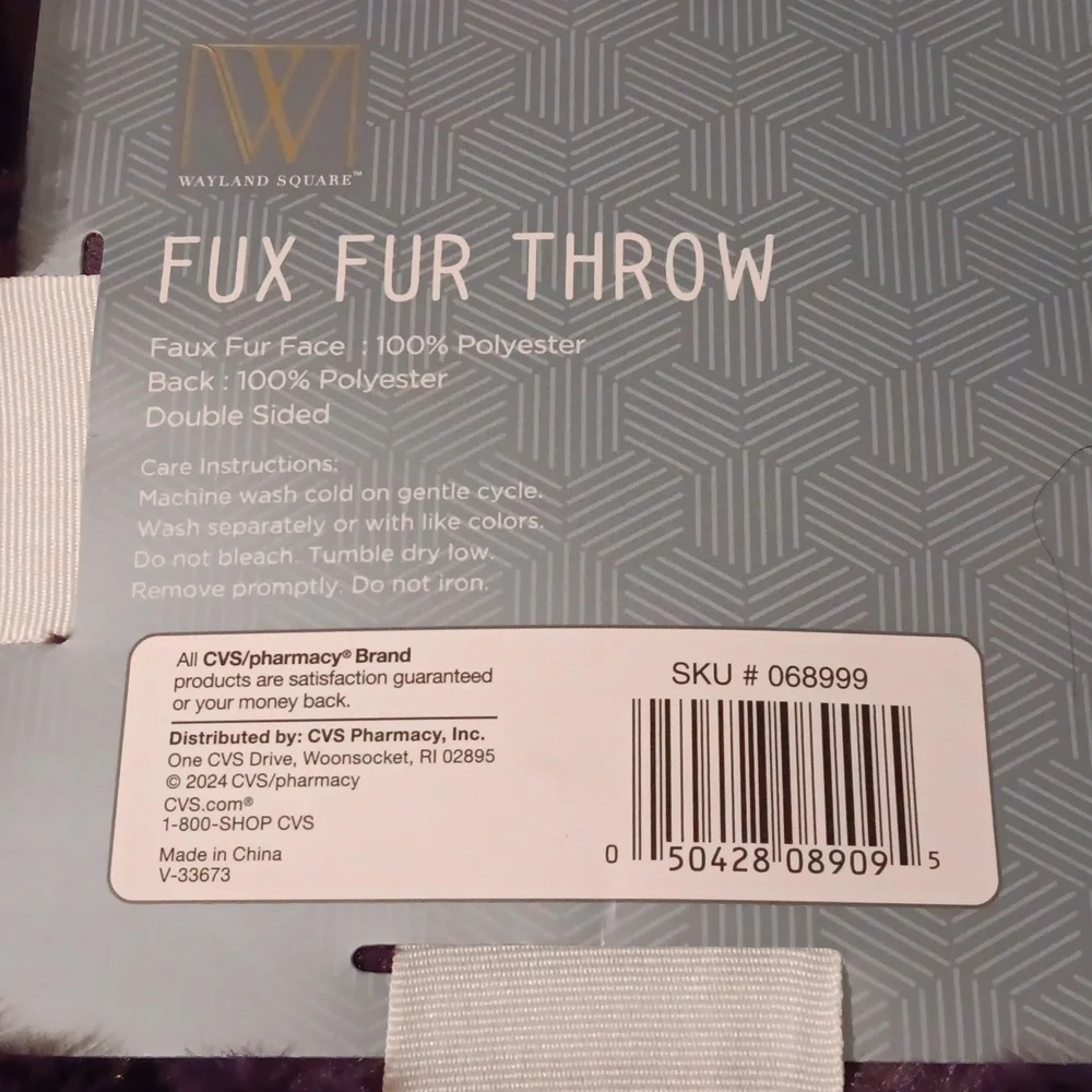 Fur Throw Maryland Square Purple 50" X 60" - Picture 3 of 5